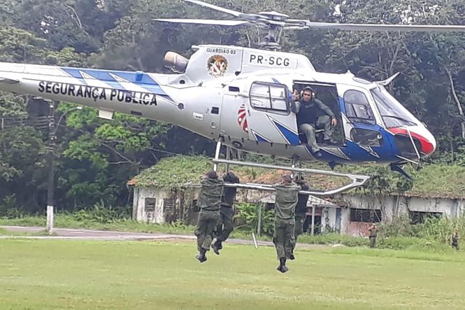 Cerca de 30 agentes de segurança da Polícia Militar, Polícia Civil e da Guarda Municipal foram capacitados no IV Curso de Operações Fluviais (Copflu), idealizado pela Companhia Independente de Polícia Fluvial (Cipflu), ligada ao Grupamento Fluvial do Pará (Gflu). O curso ocorreu entre os dias 10 de abril e 24 de maio com a apresentação e solenidade dos formandos.

FOTO: ASCOM / SEGUP
DATA: 25.05.2019
BELÉM - PARÁ <div class='credito_fotos'>Foto: ASCOM / SEGUP   |   <a href='/midias/2019/originais/77e59b23-b96b-4be5-80b0-1645e37d5e85.jpg' download><i class='fa-solid fa-download'></i> Download</a></div>