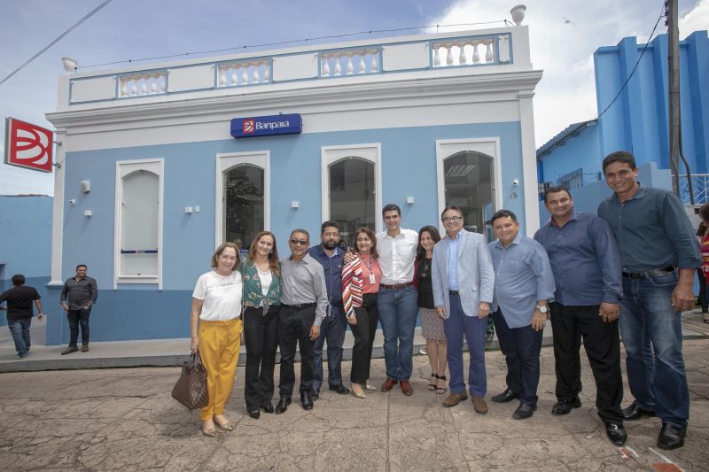 Inauguração agência Banpará
Visita fábrica de açai
visita as obras do Hospital Santa Casa

FOTO: MARCO SANTOS / AGÊNCIA PARÁ
DATA: 31.05.2019
ÓBIDOS - PARÁ <div class='credito_fotos'>Foto: Marco Santos / Ag. Pará   |   <a href='/midias/2019/originais/7941e54a-b3ab-47a2-b13f-94764bc01513.jpg' download><i class='fa-solid fa-download'></i> Download</a></div>