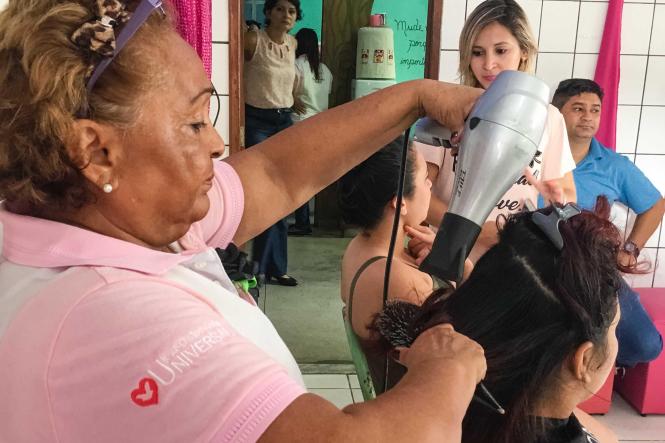 Uma programação animada, inclusiva e diversificada marcou as comemorações ao Dia Internacional da Mulher, nesta sexta-feira (08), das servidoras e adolescentes que cumprem medida socioeducativa de internação no Centro Socioeducativo Feminino (Cesef), localizado em Ananindeua, Região Metropolitana de Belém.

FOTO: ASCOM / FASEPA
DATA: 08.03.2019
BELÉM - PA <div class='credito_fotos'>Foto: ASCOM / FASEPA   |   <a href='/midias/2019/originais/8ed8bd72-ef35-4dcc-be96-b7960bf7a111.jpg' download><i class='fa-solid fa-download'></i> Download</a></div>