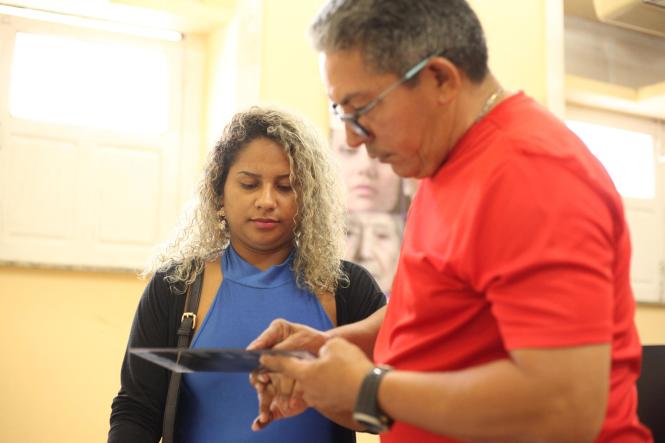 Belém Pará. Local, Sejudh. A Secretaria de Estado de Justiça e Direitos Humanos (Sejudh) realizou ação de cidadania, com a emissão das carteiras de identidade e trabalho para população feminina, na manhã de hoje (8), em alusão ao Dia Internacional da Mulher. Paralelamente, promoveu tratamento estético e apresentações culturais com artistas locais para os públicos interno e externo. 

Foto: Wagner Almeida/ Sejudh 
DATA: 08.03.2019
BELÉM - PARÁ <div class='credito_fotos'>Foto: Wagner Almeida/ Ascom Sejudh   |   <a href='/midias/2019/originais/94423e33-2cbb-4cc9-8f36-f0aa0ce96436.jpg' download><i class='fa-solid fa-download'></i> Download</a></div>