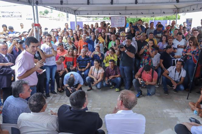 O governador do Estado, Helder Barbalho, entregou neste sábado (2), a nova delegacia do município de Jacundá e um posto de identificação no município do sudeste do Pará. O espaço passou por uma reforma completa, que foi realizada com recursos do Fundo de Investimento em Segurança Pública (FISP), com custo total de R$ 987.633,15.

FOTO: MARCO SANTOS/AG. PARÁ
DATA: 31.01.2019
JACUNDÁ - PARÁ <div class='credito_fotos'>Foto: Marco Santos / Ag. Pará   |   <a href='/midias/2019/originais/98a3aca6-5237-4f1b-acb8-312100c8546b.jpg' download><i class='fa-solid fa-download'></i> Download</a></div>