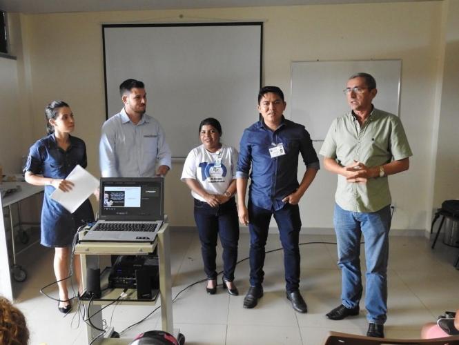           Por meio do Núcleo de Educação Permanente (NEP), responsável pelo Programa de Educação Contínua, o Hospital Regional Público da Transamazônica (HRPT), ministrou o treinamento “Serviço de Higiene e Limpeza em Unidades de Saúde” para a equipe do Hospital Geral de Altamira São Rafael (HGA).

FOTO: ASCOM / HRPT
DATA: 26.02.2019
ALTAMIRA - PARÁ <div class='credito_fotos'>Foto: ASCOM HRPT   |   <a href='/midias/2019/originais/98bd20a2-78a2-4420-b89e-2a0e8175a1cd.jpg' download><i class='fa-solid fa-download'></i> Download</a></div>