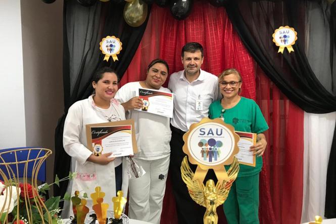 Referência no atendimento de neurocirurgia, traumatologia, ortopedia e cirurgia geral, o Hospital Regional do Sudeste do Pará - Dr. Geraldo Veloso (HRSP), em Marabá, realizou 136.787 atendimentos no primeiro trimestre de 2019. O número representa um aumento de 6% em comparação com o mesmo período do ano passado, quando foram registrados 128.398 acolhimentos.

FOTO: DIVULGAÇÃO
DATA: 08.04.2019
MARABÁ - PA <div class='credito_fotos'>Foto: Divulgação   |   <a href='/midias/2019/originais/99b05bde-58a9-44a5-bbf1-6a3c6eb3e4f0.jpg' download><i class='fa-solid fa-download'></i> Download</a></div>