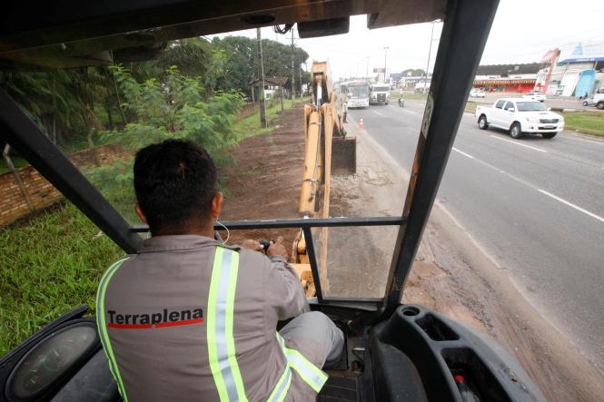 Requalificação da BR-316: Governo do Estado adota medidas para facilitar vida do cidadão. 


Foto; Fernando Araújo / Agência Pará
Data: 23.01.2019
Belém/Pa <div class='credito_fotos'>Foto: Fernando Araújo/Ag. Pará   |   <a href='/midias/2019/originais/99ce3727-37fe-48a0-9588-d8e95fa3d473.jpg' download><i class='fa-solid fa-download'></i> Download</a></div>