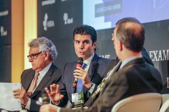 Governadores de 13 estados, entre eles o do Pará, Helder Barbalho; especialistas, empresários e autoridades participam durante esta terça-feira (28), em São Paulo, da terceira edição do Exame Fórum PPPs e Concessões. O evento é promovido pela Revista Exame em parceria com a Hiria, empresa especializada no desenvolvimento de educação corporativa.

FOTO: MARCO SANTOS / AGÊNCIA PARÁ
DATA: 28.05.2019
SÃO PAULO- SP <div class='credito_fotos'>Foto: Marco Santos / Ag. Pará   |   <a href='/midias/2019/originais/9c3b9863-ca46-4770-af59-5bed13e96ba2.jpg' download><i class='fa-solid fa-download'></i> Download</a></div>