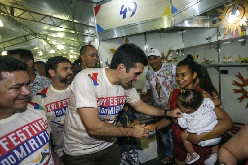 A população de Abaetetuba, na região do Baixo Tocantins, ganhou neste final de semana um reforço nas ações integradas para fomentar a geração de emprego, renda e desenvolvimento para a região.

FOTO: MAYCON NUNES / AG. PARÁ
DATA: 02.06.2019
ABAETETUBA - PARÁ <div class='credito_fotos'>Foto: Maycon Nunes / Ag. Pará   |   <a href='/midias/2019/originais/9cbc21c2-6fbc-4a40-b1b5-fdde617ff108.jpg' download><i class='fa-solid fa-download'></i> Download</a></div>