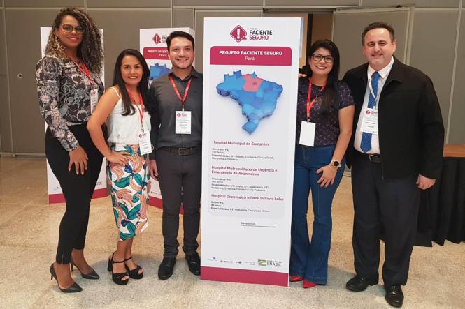 O Hospital Regional do Baixo Amazonas, em Santarém (PA) participou do II Encontro Internacional do Projeto Paciente Seguro, realizado em Brasília, nesta semana. O evento reúne profissionais de saúde de todas as regiões do País para compartilhar experiências e conhecimento sobre segurança do paciente e qualificação do Sistema Único de Saúde (SUS).

FOTO: ASCOM / HRBA
DATA: 11.04.2019
SANTARÉM - PA <div class='credito_fotos'>Foto: Ascom / HRBA   |   <a href='/midias/2019/originais/ad3e189d-2556-48c7-b890-61dbd32c6c9b.jpg' download><i class='fa-solid fa-download'></i> Download</a></div>