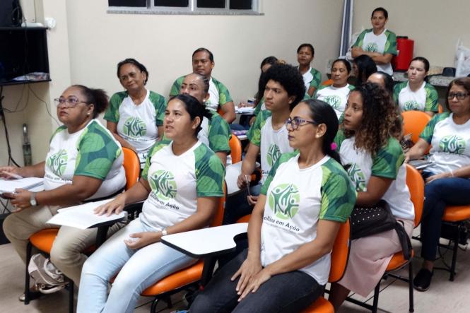 A primeira turma do ano do curso gratuito de Cuidador de Idosos promovido pelo Hospital Público Estadual Galileu (HPEG), gerenciado pela Pró-Saúde Associação Beneficente de Assistência Social e Hospitalar, sob contrato com a Secretaria de Estado de Saúde Pública (Sespa), concluiu o curso nesta sexta-feira (1º). São 35 novos profissionais formados pela Unidade para atuar no cuidado com a pessoa idosa, ocupação que tem crescido no mercado brasileiro nos últimos anos devido ao aumento da expectativa de vida da população.

FOTO: ASCOM HPEG
DATA: 01.02.2019
BELÉM - PARÁ <div class='credito_fotos'>Foto: ASCOM HPEG   |   <a href='/midias/2019/originais/b2039c6c-4f3a-48d6-80b8-2002320eff1e.jpg' download><i class='fa-solid fa-download'></i> Download</a></div>