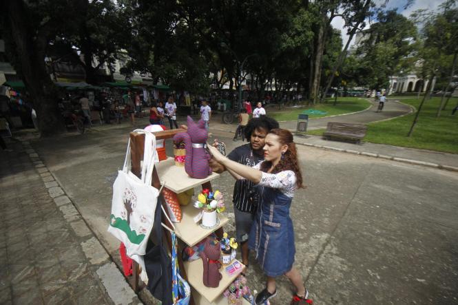 A Superintendência do Sistema Penitenciário do Estado do Pará (Susipe), por meio da Diretoria de Reinserção Social (DRS), lançou na manhã deste domingo (10), na Praça da República, em Belém, o Projeto Reinsere – Leitura nas Unidades Prisionais, promovendo uma grande campanha de arrecadação de livros literários e didáticos. 

FOTO : AKIRA ONUMA / SUSIPE
DATA : 10.03.2019
BELÉM - PARÁ <div class='credito_fotos'>Foto: Akira Onuma / Ascom Susipe   |   <a href='/midias/2019/originais/bf84adee-e0e8-4e21-ba99-7868887d0517.jpg' download><i class='fa-solid fa-download'></i> Download</a></div>