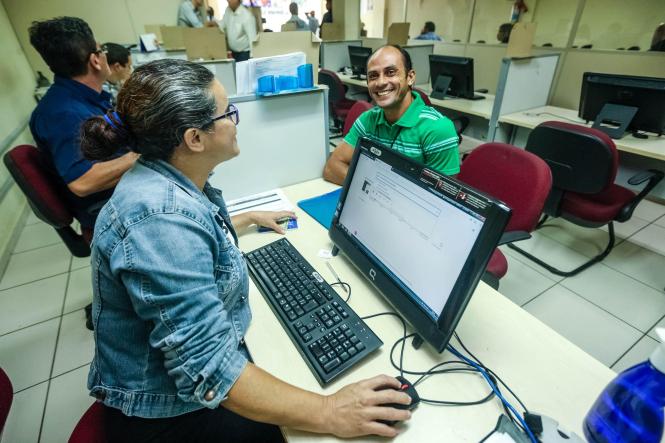 O Pará foi o estado do Norte do Brasil que teve a maior geração de empregos formais em 2018, segundo o Dieese. Foram quase 11 mil novos postos de trabalhos gerados, com 90.979 admissões e 80.196 desligamentos. O setor de maior destaque foi o de serviços, com 4% de crescimento. A perspectiva é que 2019 seja um ano ainda melhor, com aumento de vagas em diversas áreas.

FOTO: FERNANDO ARAÚJO / AGÊNCIA PARÁ
DATA: 20.02.2019
BELÉM - PA <div class='credito_fotos'>Foto: Fernando Araújo/Ag. Pará   |   <a href='/midias/2019/originais/c411879f-4f67-4d03-a4b5-bb44e33e80d1.jpg' download><i class='fa-solid fa-download'></i> Download</a></div>