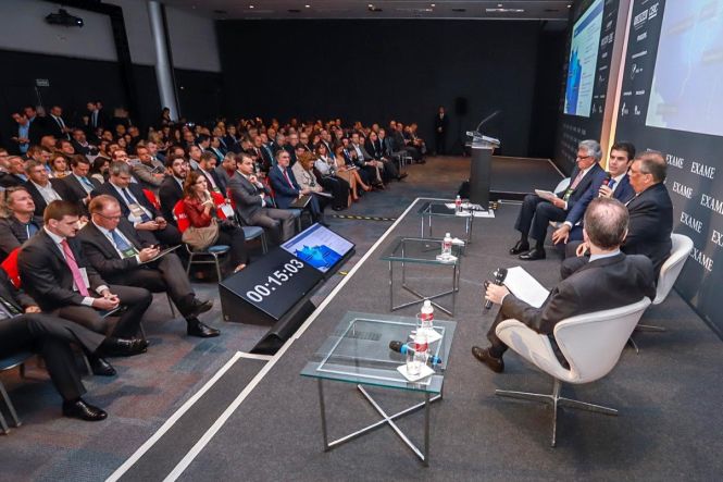 Governadores de 13 estados, entre eles o do Pará, Helder Barbalho; especialistas, empresários e autoridades participam durante esta terça-feira (28), em São Paulo, da terceira edição do Exame Fórum PPPs e Concessões. O evento é promovido pela Revista Exame em parceria com a Hiria, empresa especializada no desenvolvimento de educação corporativa.

FOTO: MARCO SANTOS / AGÊNCIA PARÁ
DATA: 28.05.2019
SÃO PAULO- SP <div class='credito_fotos'>Foto: Marco Santos / Ag. Pará   |   <a href='/midias/2019/originais/ce411316-92fc-4343-80f1-c96a07d3c467.jpg' download><i class='fa-solid fa-download'></i> Download</a></div>