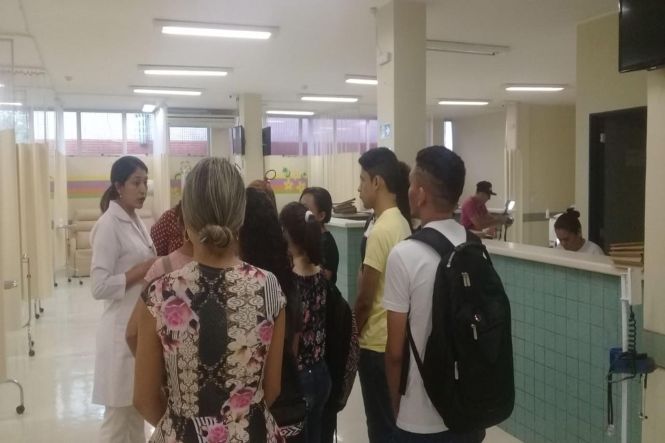 Em comemoração ao aniversário de três anos da Unidade de Alta Complexidade em Oncologia Dr. Vítor Moutinho – Unacon Tucuruí, no sudeste paraense, o Grupo de Trabalho Humanizado (GTH) fez programação especial com abertura para visitação à unidade pela comunidade, mediante o agendamento prévio, com o intuito de estreitar e fortalecer o relacionamento com a sociedade, sobretudo, para repasse de informações na prevenção do câncer.

FOTO: DIVULGAÇÃO
DATA: 25.04.2019
TUCURUÍ - PARÁ <div class='credito_fotos'>Foto: Divulgação   |   <a href='/midias/2019/originais/d4eabc74-7a01-4668-b89e-fe029c4c4ad1.jpg' download><i class='fa-solid fa-download'></i> Download</a></div>