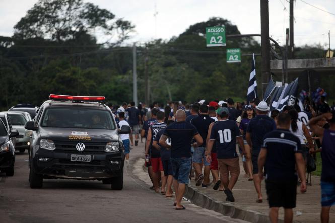 Tranquilidade e muita comemoração marcaram a reabertura do Estádio Estadual Jornalista Edgar Augusto Proença - Mangueirão na tarde deste domingo (3). A vitória do Remo contra o Tapajós, por 1x0, em jogo referente à primeira rodada do Parazão, foi acompanhada de perto por 19,2 mil torcedores, e dentre eles, muitas crianças acompanhadas pelos pais e familiares. 

FOTO: THIAGO GOMES/AG. PARÁ
DATA: 03.02.2019 
BELÉM - PARÁ <div class='credito_fotos'>Foto: Thiago Gomes /Ag. Pará   |   <a href='/midias/2019/originais/dba38266-1536-46d8-af79-fe43de24ab55.jpg' download><i class='fa-solid fa-download'></i> Download</a></div>