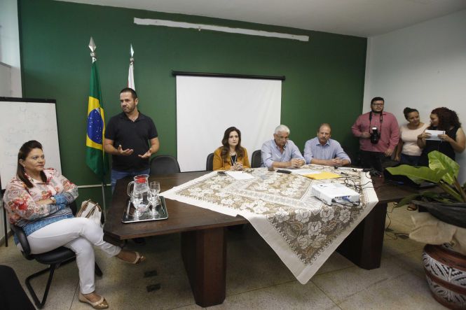 Mais de 50 indígenas das regiões sul, sudeste, nordeste e da área da Rodovia Transamazônica, no Pará, participaram no último dia 24, no Parque Estadual do Utinga (PEUt), da programação alusiva ao Dia dos Povos Indígenas, oficializado em 19 de abril. O evento foi promovido pelo Governo do Estado, por meio do Programa Raízes da Secretaria de Estado de Justiça e Direitos Humanos (Sejudh), juntamente com o Instituto de Desenvolvimento Florestal e da Biodiversidade do Estado do Pará (Ideflor-Bio).

FOTO: FERNANDO ARAÚJO / AGÊNCIA PARÁ
DATA: 26.04.2019
BELÉM - PARÁ <div class='credito_fotos'>Foto: Fernando Araújo/Ag. Pará   |   <a href='/midias/2019/originais/dbd4547f-dfe7-4ef1-bcfe-3a200f2162d3.jpg' download><i class='fa-solid fa-download'></i> Download</a></div>