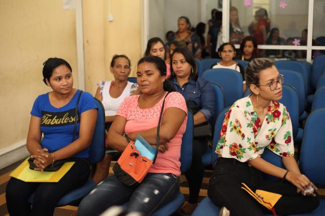 Belém Pará. Local, Sejudh. A Secretaria de Estado de Justiça e Direitos Humanos (Sejudh) realizou ação de cidadania, com a emissão das carteiras de identidade e trabalho para população feminina, na manhã de hoje (8), em alusão ao Dia Internacional da Mulher. Paralelamente, promoveu tratamento estético e apresentações culturais com artistas locais para os públicos interno e externo. 

Foto: Wagner Almeida/ Sejudh 
DATA: 08.03.2019
BELÉM - PARÁ <div class='credito_fotos'>Foto: Wagner Almeida/ Ascom Sejudh   |   <a href='/midias/2019/originais/ddd251a9-5f9f-4987-b382-0a542df3adaf.jpg' download><i class='fa-solid fa-download'></i> Download</a></div>