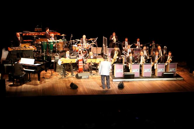 Uma noite que uniu música, audiovisual e muito encantamento infantil. O Theatro da Paz lotou na de quinta, 21, para o lançamento de “Allegro Pero No Mucho”, curta-metragem de animação do diretor Cássio Tavernard.

FOTO: MARCELO SEABRA / AGÊNCIA PARÁ
DATA: 22.02.2019
BELÉM - PARÁ <div class='credito_fotos'>Foto: Marcelo Seabra / Ag. Pará   |   <a href='/midias/2019/originais/e218bc94-6ceb-4094-9ff1-af74b8458cb3.jpg' download><i class='fa-solid fa-download'></i> Download</a></div>