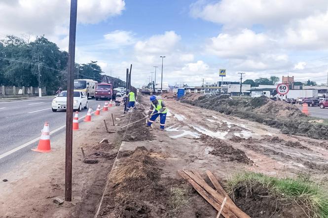 Além de transformar os primeiros 10.8 km da rodovia BR-316 em uma avenida com mobilidade e qualidade no transporte na Região Metropolitana de Belém (RMB), as obras da Nova BR devem gerar pelo menos 1 mil postos de trabalho em diversas áreas. Durante os 19 meses de execução do projeto de requalificação da rodovia sob responsabilidade do Núcleo de Gerenciamento de Transporte Metropolitano (NGTM) do Governo do Estado, por meio da construtora contratada, o objetivo é oferecer as chances, preferencialmente, para trabalhadores da região, que moram próximo ao corredor das obras.

FOTO: DIVULGAÇÃO
DATA: 22.02.2019 <div class='credito_fotos'>Foto: Divulgação   |   <a href='/midias/2019/originais/e7c54744-e9a3-43b2-bddd-79f6a2583b3f.jpg' download><i class='fa-solid fa-download'></i> Download</a></div>