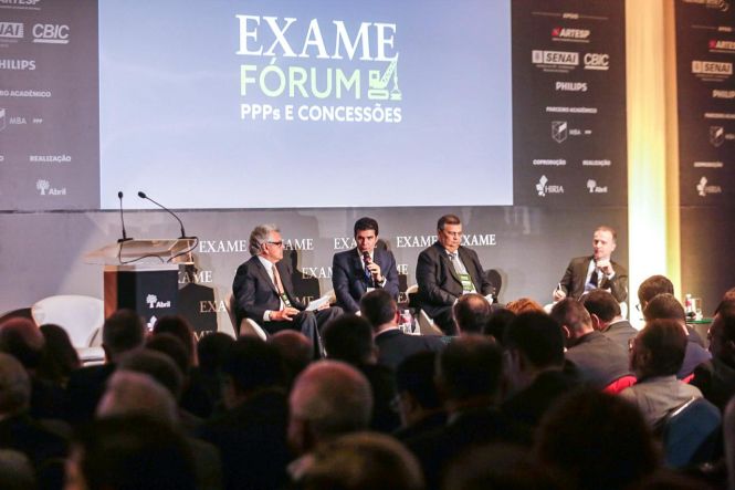 Governadores de 13 estados, entre eles o do Pará, Helder Barbalho; especialistas, empresários e autoridades participam durante esta terça-feira (28), em São Paulo, da terceira edição do Exame Fórum PPPs e Concessões. O evento é promovido pela Revista Exame em parceria com a Hiria, empresa especializada no desenvolvimento de educação corporativa.

FOTO: MARCO SANTOS / AGÊNCIA PARÁ
DATA: 28.05.2019
SÃO PAULO- SP <div class='credito_fotos'>Foto: Marco Santos / Ag. Pará   |   <a href='/midias/2019/originais/e9432389-2bc5-4f86-9bec-561539fd31cf.jpg' download><i class='fa-solid fa-download'></i> Download</a></div>