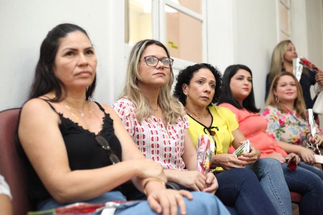 Belém Pará. Local, Sejudh. A Secretaria de Estado de Justiça e Direitos Humanos (Sejudh) realizou ação de cidadania, com a emissão das carteiras de identidade e trabalho para população feminina, na manhã de hoje (8), em alusão ao Dia Internacional da Mulher. Paralelamente, promoveu tratamento estético e apresentações culturais com artistas locais para os públicos interno e externo. 

Foto: Wagner Almeida/ Sejudh 
DATA: 08.03.2019
BELÉM - PARÁ <div class='credito_fotos'>Foto: Wagner Almeida/ Ascom Sejudh   |   <a href='/midias/2019/originais/f164b422-f604-4bf1-bb46-3321c900e139.jpg' download><i class='fa-solid fa-download'></i> Download</a></div>