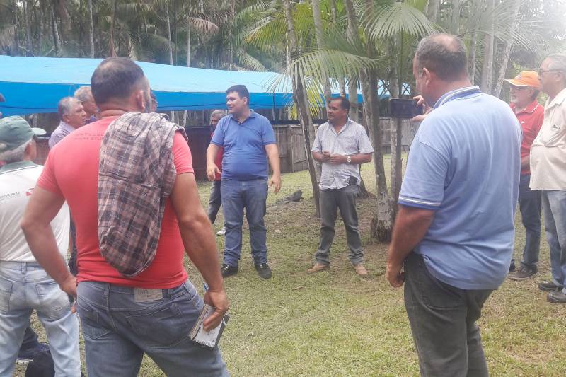 Eles conheceram o projeto de criação de pirarucu em tanque suspenso, projeto da Empresa de Assistência Técnica e Extensão Rural do Estado do Pará (Emater).