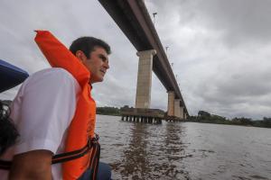 notícia: Governador vistoria ponte do Rio Moju e determina ações imediatas para garantir a segurança do local