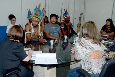 galeria: Estado dialoga com lideranças indígenas e atende demandas da educação
