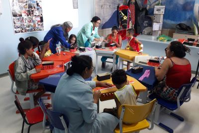 galeria: Crianças internadas participaram de oficina de Boi-Bumbá na Classe Hospitalar