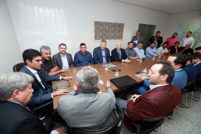 galeria: Governo dialoga com empresas portuárias a construção de estrada em Santarenzinho