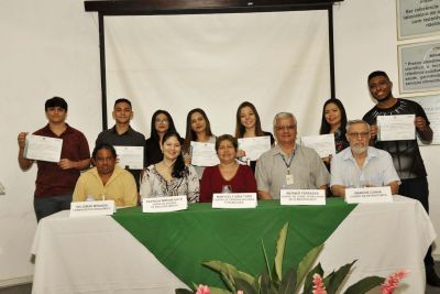 galeria: Lacen-PA entrega certificados a dez estagiários da Uepa