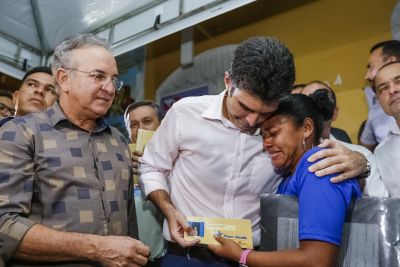 galeria: Governo entrega R$ 480 mil em cheque moradia e cestas básicas a vítimas de incêndio