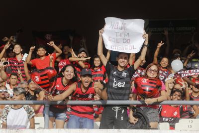 galeria: No Mangueirão, torcida do Flamengo comemora título e arrecada 6 toneladas de alimentos