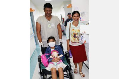 galeria: Primeira criança submetida a transplante na Santa Casa recebe alta