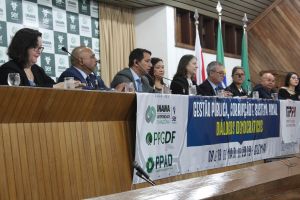 notícia: Simpósio aborda desafios da gestão pública, corrupção e sistema penal