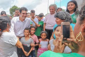 galeria: Governo e Prefeitura entregam Escola Magalhães Barata na zona rural de Colares