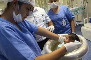 notícia: Hospitais públicos do Pará oferecem banho de ofurô para recém-nascidos