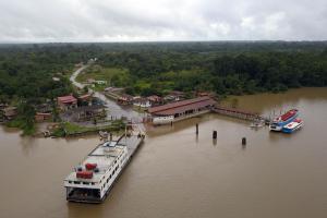 notícia: Governador inspeciona porto e orla em Salvaterra, no Marajó