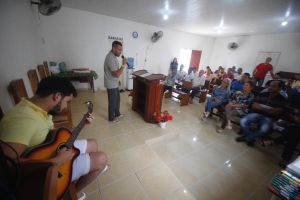 notícia: 'Leitura que Liberta' completa um ano no Centro de Recuperação do Coqueiro