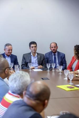 galeria: Representantes do grupo especial das escolas de samba de Belém se reúnem com governador