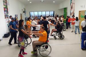 galeria: Pessoas com deficiência vivenciam a dança como terapia associada à reabilitação