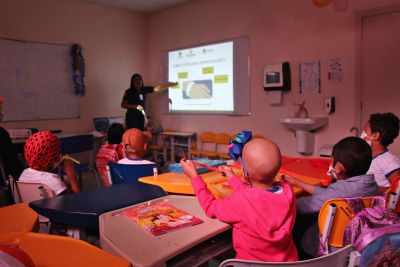 notícia: Hospital transforma crianças com câncer em auditores de segurança do paciente
