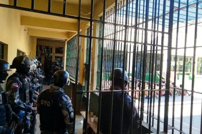 notícia: Polícia Civil apreende celulares usados por presos membros de organizações criminosas