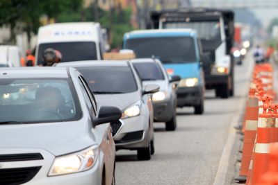 notícia: Mais de 65 mil veículos precisam ser licenciados até esta sexta (13)