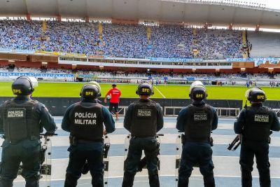 notícia: Polícia Militar atua com cerca de mil policiais em partida pela Copa Verde