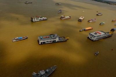 notícia: Sem acidentes graves, centenas de embarcações participam da Romaria Fluvial