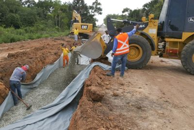 notícia: Obra na PA 150 reconstrói grande via de escoamento da produção no Pará
