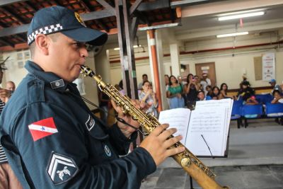 notícia: Banda de Música da PM realiza concerto natalino no Hospital Ophir Loyola                                                                              