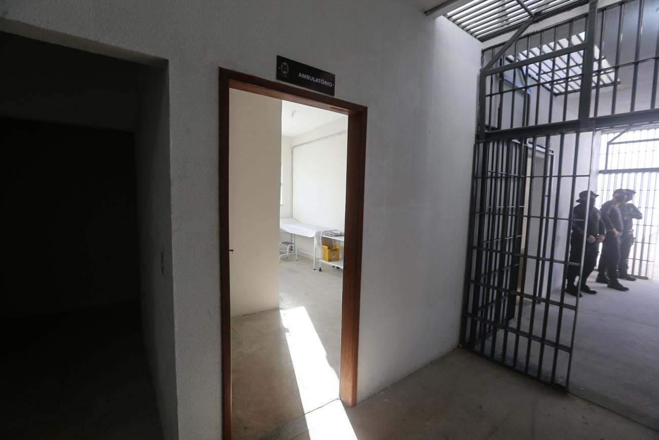 Detentos fazem a manutenção e a limpeza de unidades prisionais de