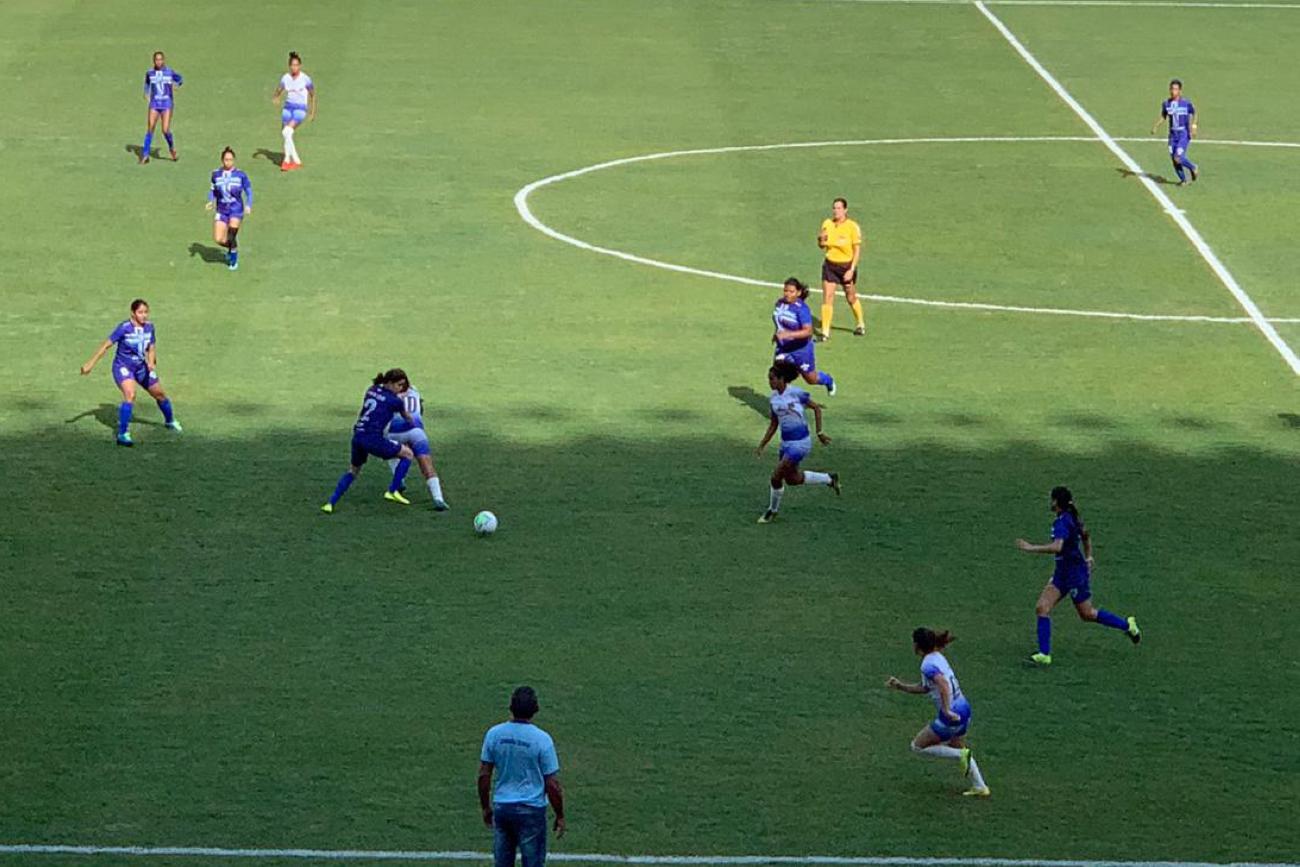 Justiça autoriza menina a jogar futebol em campeonato de colégio