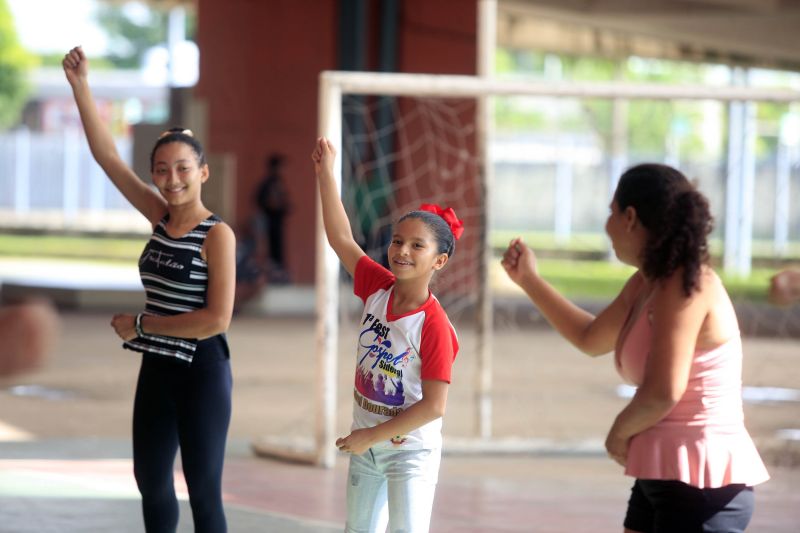 Voluntários se preparam para a grande abertura do Parazão 2020 <div class='credito_fotos'>Foto: Bruno Cecim / Ag.Pará   |   <a href='/midias/2020/originais/5888_1921a577-41b6-b4bd-ab6b-f1684b47744b.jpg' download><i class='fa-solid fa-download'></i> Download</a></div>