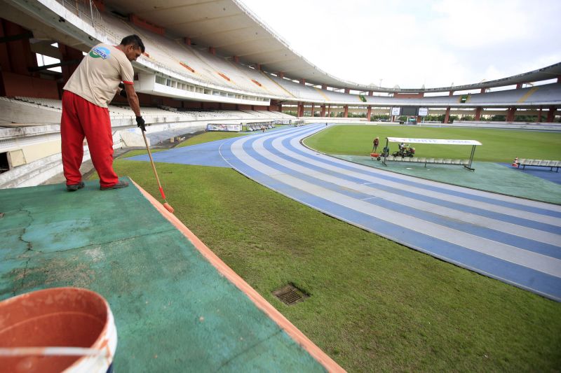 Voluntários se preparam para a grande abertura do Parazão 2020 <div class='credito_fotos'>Foto: Bruno Cecim / Ag.Pará   |   <a href='/midias/2020/originais/5888_25b4d4ac-ef1b-5d7f-2b84-f53bc4d073f2.jpg' download><i class='fa-solid fa-download'></i> Download</a></div>